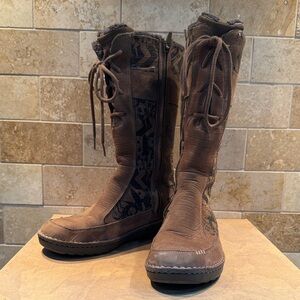 Teva Kiru Tall Brown Zip-up and tie Suede Boots with Black Print Patterns